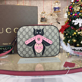 Fancybags Gucci gg supreme bee shoulder bag 2220