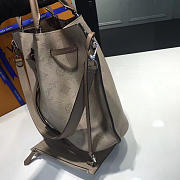 Fancybags louis vuitton original mahina leather girolata M54403 khaki - 5