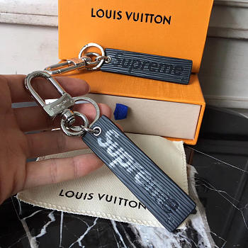 Fancybags Louis Vuitton Superme Key ring 3817