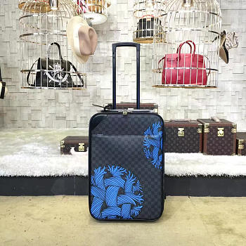 Fancybags Louis Vuitton Travel box 3065