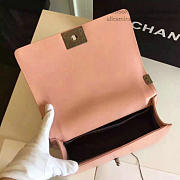 Fancybags Chanel Medium Chevron Lambskin Boy Bag Pink A13044 VS03443 - 3