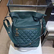 Chanel A57966 18ss Cowhide granules embossed caviar hippie bag green - 1
