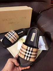 BURBERRY VINTAGE CHECK AND LEATHER SLIDES - 5