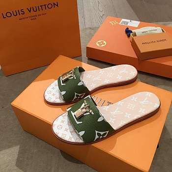 Louis Vuitton flip flop