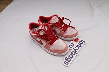 nike red couple shoes