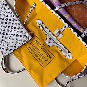 Louis Vuitton Neverfull MM Monogram Handbag M44588 yellow inside - 5