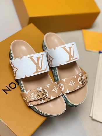 LV slippers 004