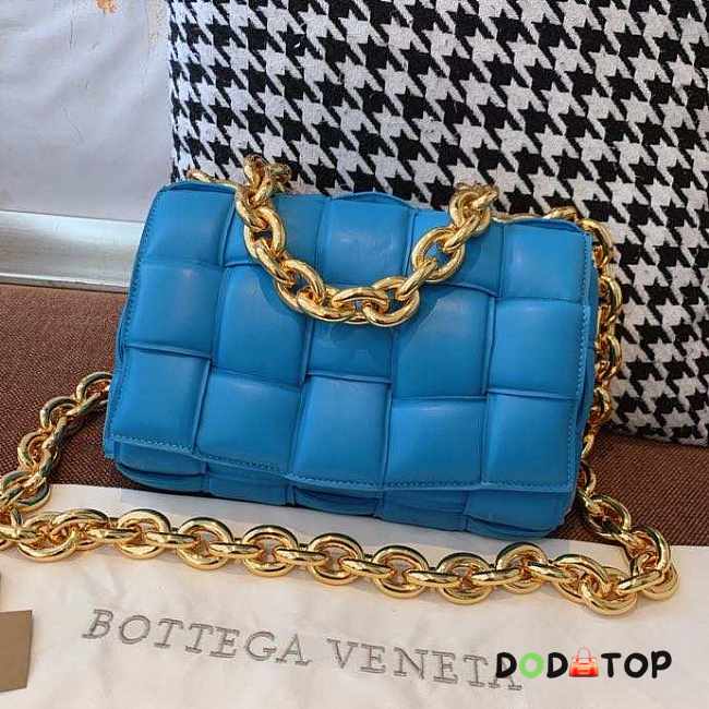  Bottega Veneta With The Chain Cassette In Blue - 1