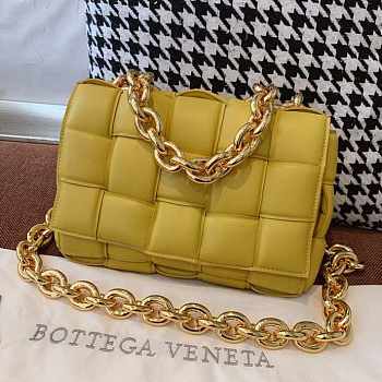Bottega Veneta With The Chain Cassette In Yellow
