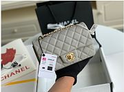 Chanel flap bag 20cm in gray with gold hardware - 1
