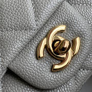 Chanel flap bag 20cm in gray with gold hardware - 6