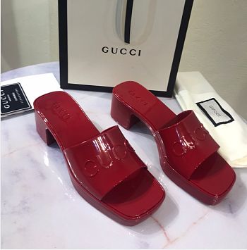 Gucci shoes slippers red