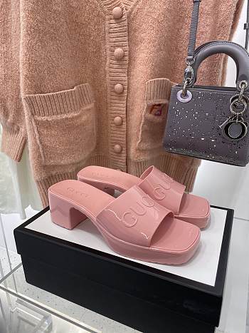 Fancybags Gucci pink slippers