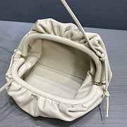Bottega Veneta Pouch Bag in Cream 006 - 5