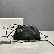 Bottega Veneta Pouch Bag In Black 008 - 1