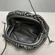 Bottega Veneta Pouch Bag In Black 008 - 4