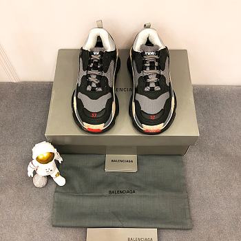 Balenciaga Tripe-S Sneakers 009