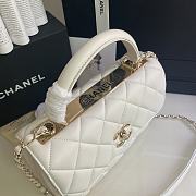 CHANEL FLAP BAG WITH TOP HANDLE A92236# Lambskin & Gold Metal in White - 4