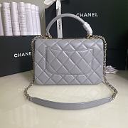 CHANEL FLAP BAG WITH TOP HANDLE A92236# Lambskin & Gold Metal in Grey - 4