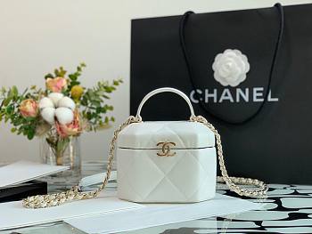 CHANEL SMALL VANITY CASE WHITE AS2630 SIZE 15 CM