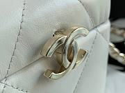 CHANEL SMALL VANITY CASE WHITE AS2630 SIZE 15 CM - 2