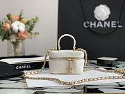 CHANEL SMALL VANITY WITH CHAIN WHITE AP2194 12 × 11.5 × 7 CM - 5