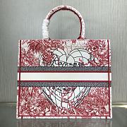 DIOR BOOK TOTE RED AND WHITE D-ROYAUME D'AMOUR EMBROIDERY M1286 SIZE 41.5 CM - 2