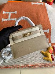 HERMES MINI KELLY EPSOM GOLD HARDWARE LIGHT OAT 19 CM - 1