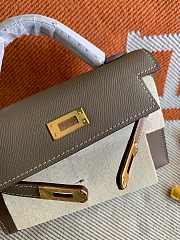 HERMES MINI KELLY EPSOM GOLD HARDWARE TAUPE 19 CM - 5