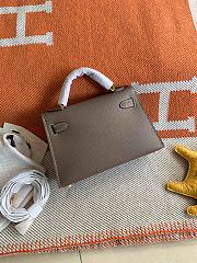 HERMES MINI KELLY EPSOM GOLD HARDWARE TAUPE 19 CM - 3