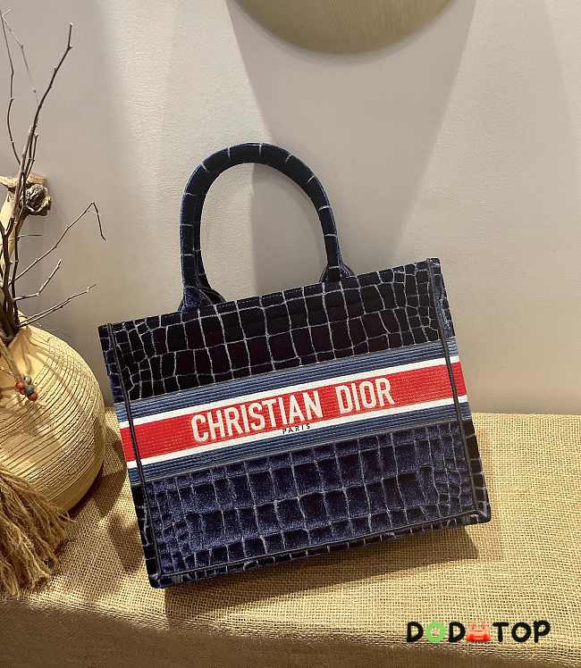 DIOR SMALL BLUE CROCODILE-EFFECT EMBROIDERED VELVET M1296 36 CM - 1