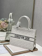 DIOR SMALL BOOK TOTE WHITE LEATHER M1296 36 × 28 CM - 2