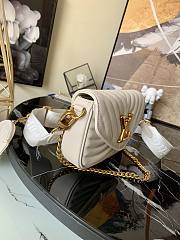 Louis Vuitton New Wave Multi-Pochette White M56466 Size 21 cm - 4