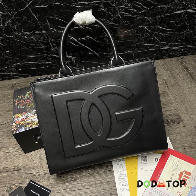 D&G Small Calfskin DG Daily Shopper Black Size 36 cm - 1