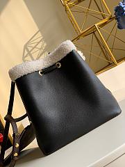 Louis Vuitton Neonoe MM Black M56963 Size 26 x 26 x 17.5 cm - 5