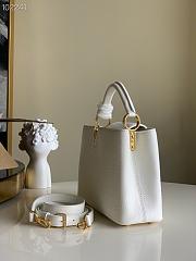 LV Capucines MM White M55832 Size 31 x 21 x 11 cm - 4