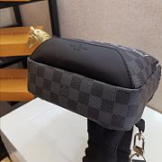 Louis Vuitton Avenue Sling Bag Taiga Leather M30801 Size 20 x 31 x 10 cm - 4