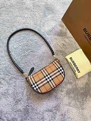 Burberry Olympia Pouch 80434051 Size 21 x 4 x 12 cm - 1