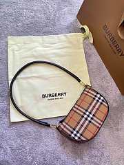 Burberry Olympia Pouch 80434051 Size 21 x 4 x 12 cm - 4