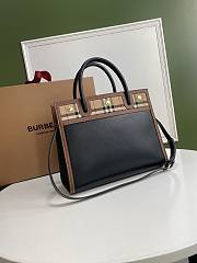 Burberry Small Vintage Title Bag 80252691 Size 32 x 15 x 25 cm - 3