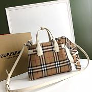 Burberry The Small Banner Vintage Check White Size 25 x 12 x 19 cm - 1