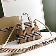 Burberry The Small Banner Vintage Check White Size 25 x 12 x 19 cm - 5
