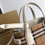 Burberry The Small Banner Vintage Check White Size 25 x 12 x 19 cm - 3