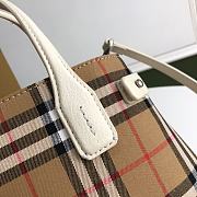 Burberry The Small Banner Vintage Check White Size 25 x 12 x 19 cm - 2