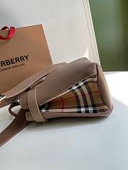 Burberry Small Banner in Beige Grain Leather Size 26 x 12 x 19 cm - 6