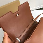 Burberry Small Leather TB Bag Brown Size 21 x 16 x 6 cm - 2