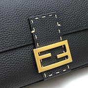 Fendi Baguette in Black Grain Leather 8BR600 Size 26 x 14 x 4 cm - 4