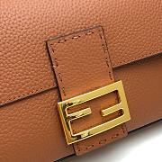 Fendi Baguette in Brown Grain Leather 8BR600 Size 26 x 14 x 4 cm - 5