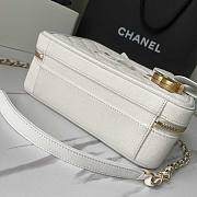 Chanel Vanity Bag in White A93343 Size 21 x 16 x 8 cm - 5