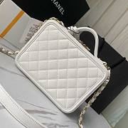 Chanel Vanity Bag in White A93343 Size 21 x 16 x 8 cm - 6